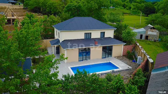 Kirayə verilir 7 otaqlı həyət evi 360 m² — Qəbələ 7 otaq 360.00 m²
