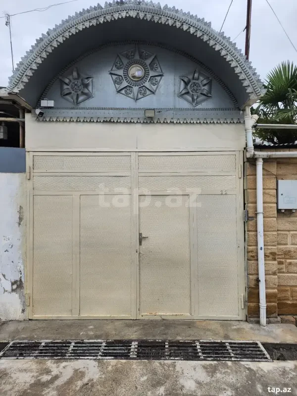 Satılır 4 otaqlı həyət evi 4.04 m²
