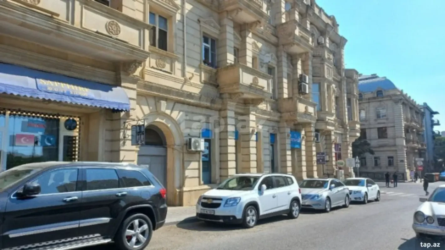 Satılır 3 otaqlı mənzil 82 m²