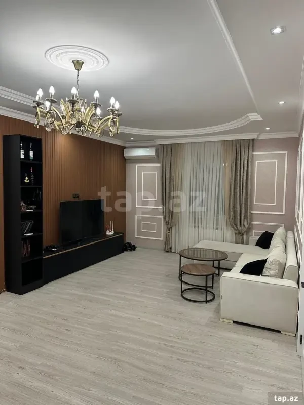 Satılır 5 otaqlı həyət evi 210 m²