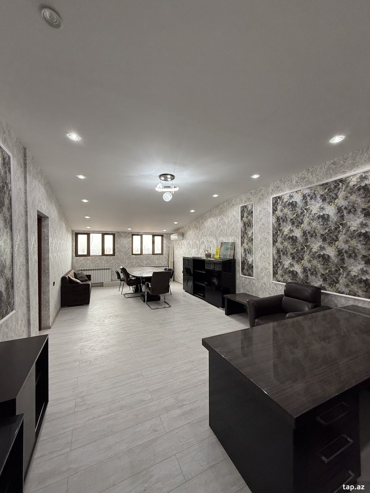 Satılır 4 otaqlı yeni tikili 130 m²