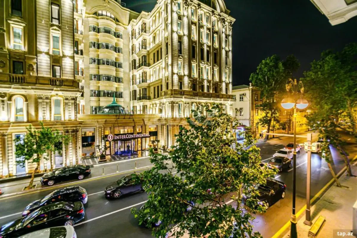 Kirayə verilir 4 otaqlı yeni tikili 165 m²
