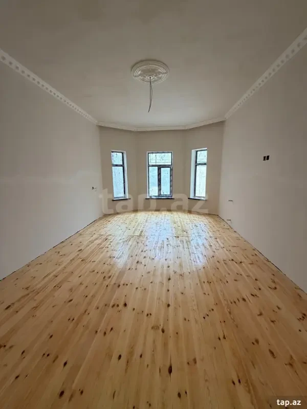 Satılır 4 otaqlı həyət evi 200 m²