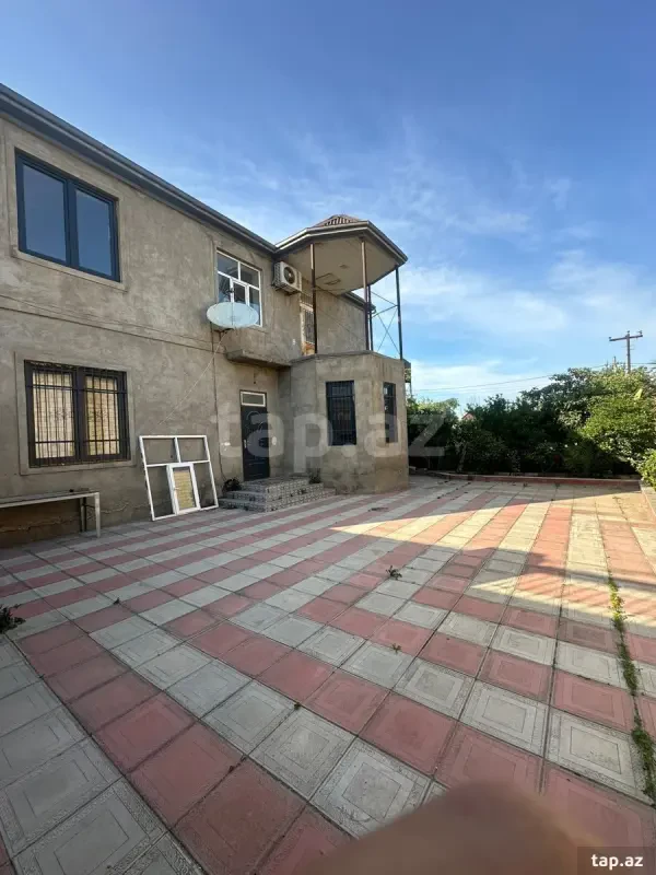 Satılır 6 otaqlı həyət evi 220 m²