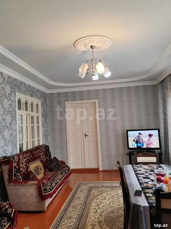 Satılır 7 otaqlı həyət evi 6200 m²