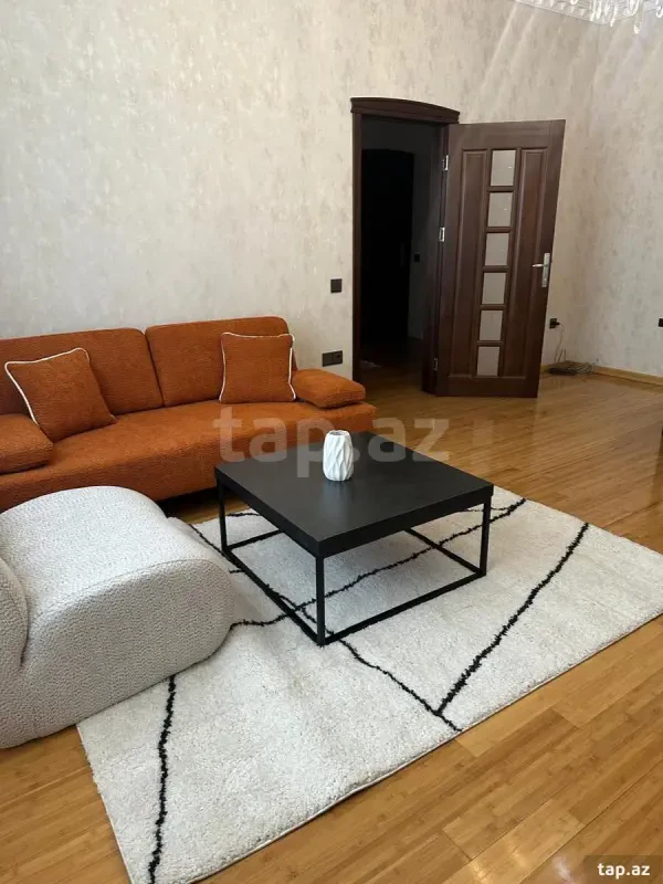 Kirayə verilir 2 otaqlı yeni tikili 75 m²