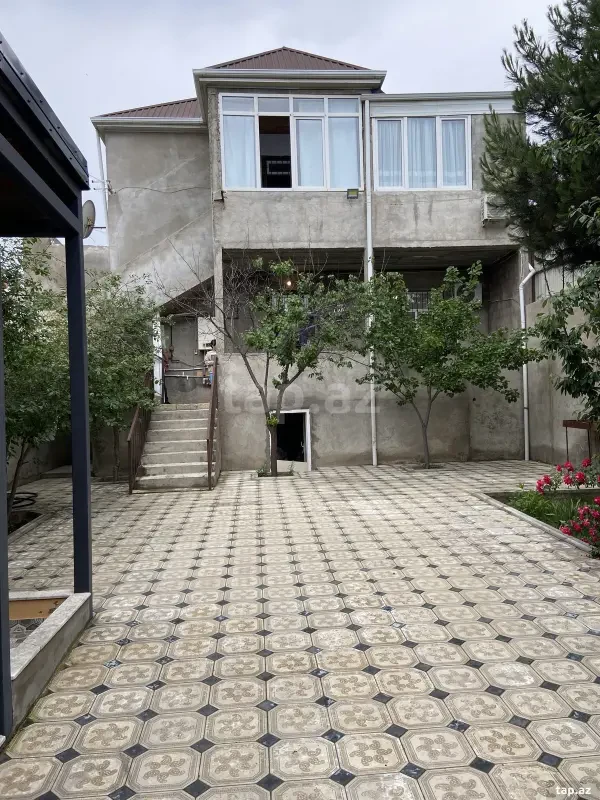 Satılır 6 otaqlı həyət evi 180 m²