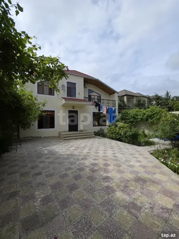 Satılır 7 otaqlı həyət evi 288 m²