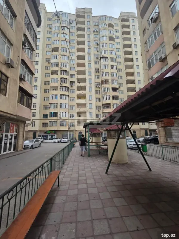 Kirayə verilir 3 otaqlı yeni tikili 150 m²
