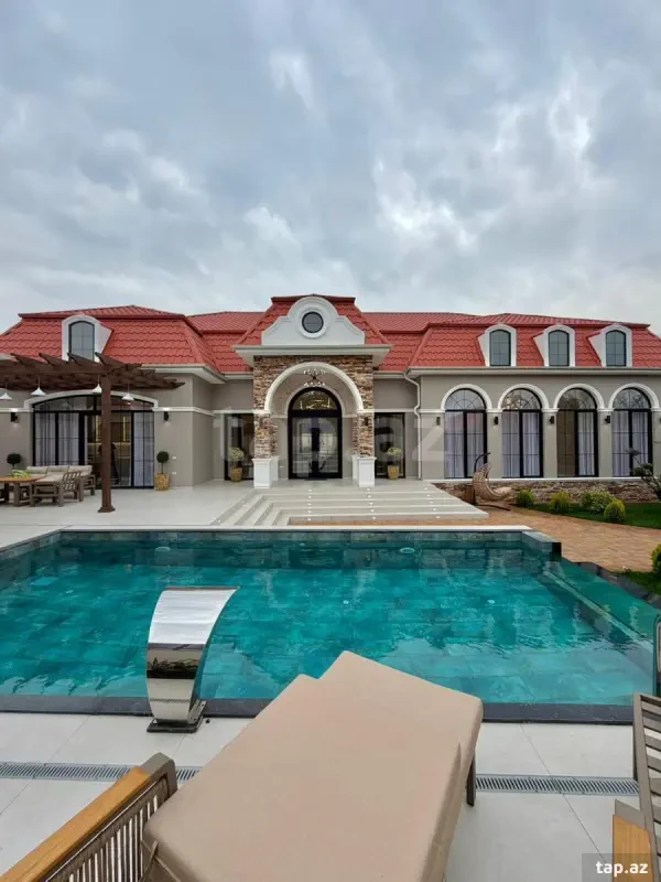 Satılır 5 otaqlı həyət evi 280 m²