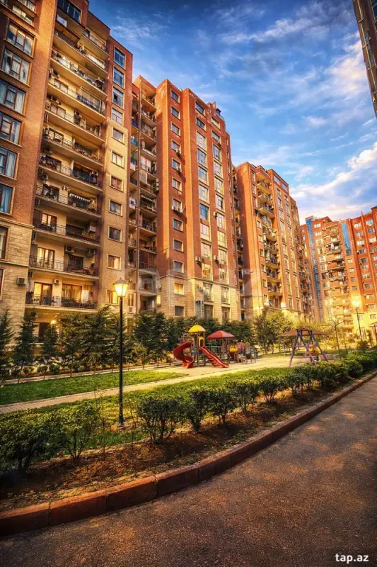 Satılır 4 otaqlı yeni tikili 180 m²