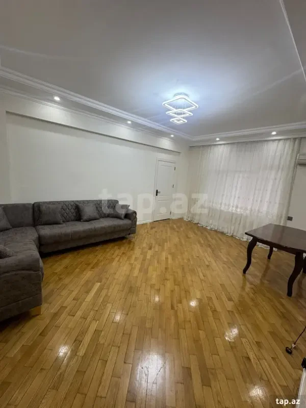 Kirayə verilir 2 otaqlı yeni tikili 75 m²