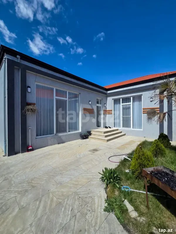 Satılır 4 otaqlı həyət evi 270 m²
