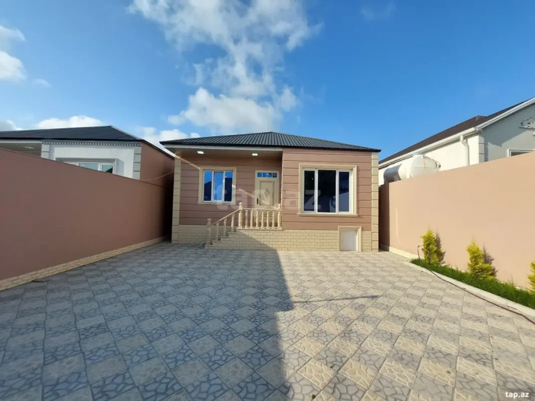 Satılır 4 otaqlı həyət evi 250 m²