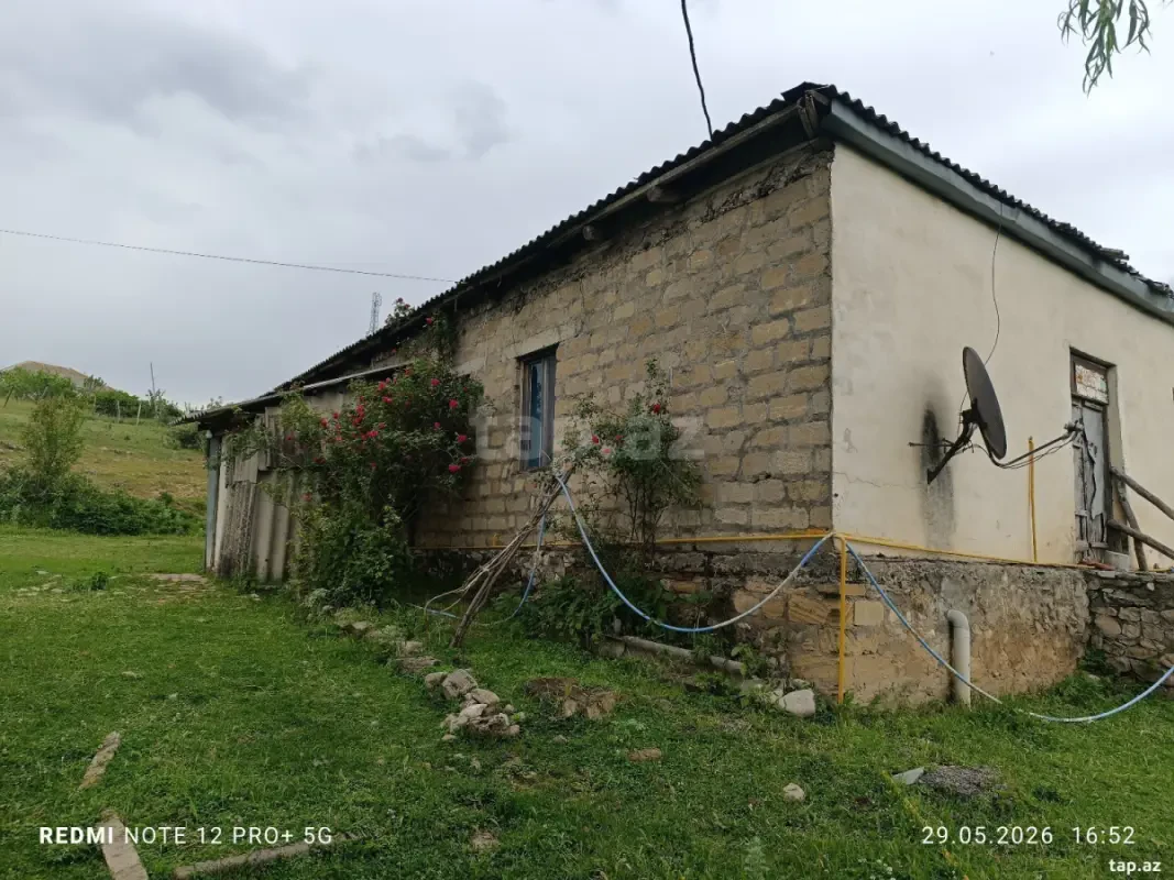 Satılır 13 otaqlı həyət evi 500 m²