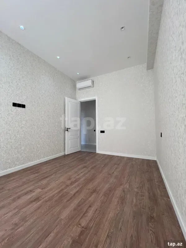 Satılır 3 otaqlı yeni tikili 75 m²