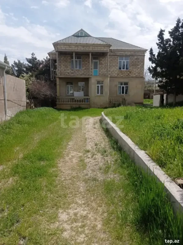 Satılır 6 otaqlı həyət evi 200 m²