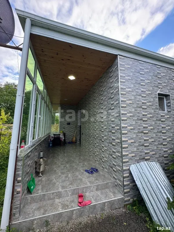 Kirayə verilir 2 otaqlı həyət evi 99 m²