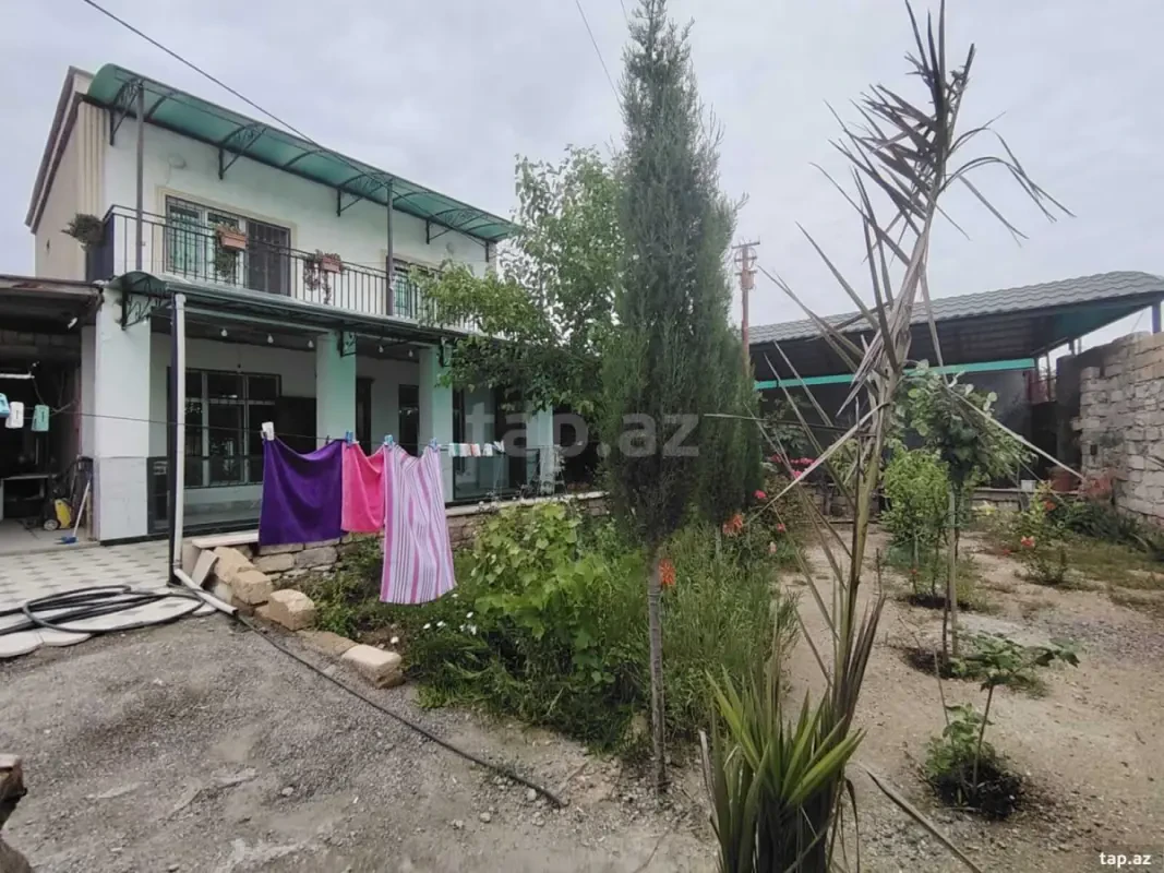 Satılır 4 otaqlı həyət evi 150 m²