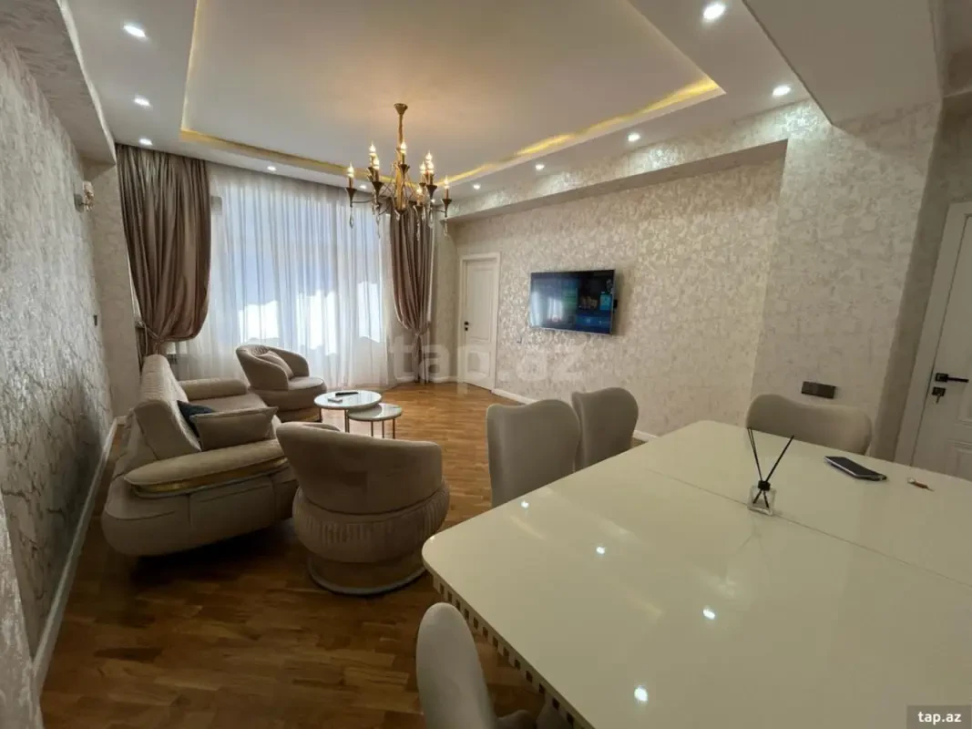 Satılır 3 otaqlı yeni tikili 120 m²