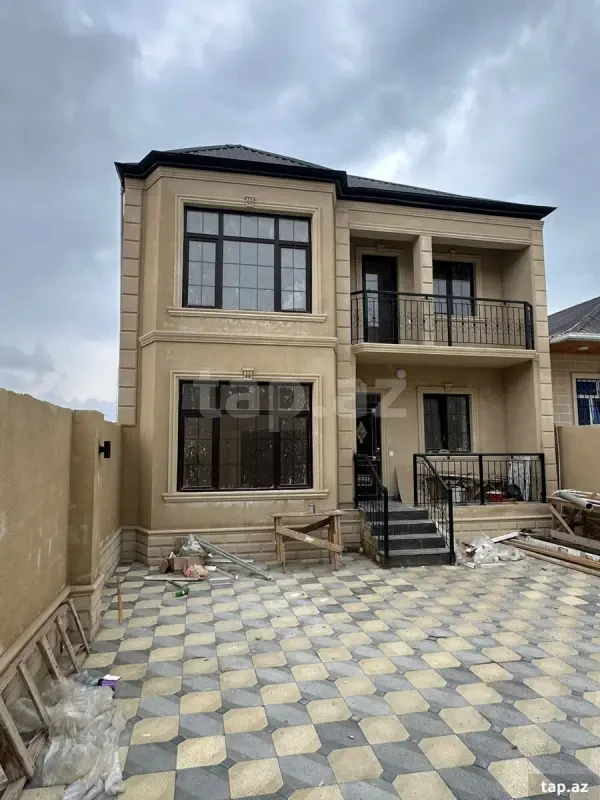 Satılır 5 otaqlı həyət evi 155 m²