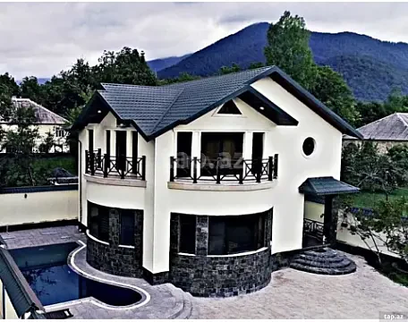 Kirayə verilir 5 otaqlı həyət evi 200 m² — Qəbələ 5 otaq 200.00 m²