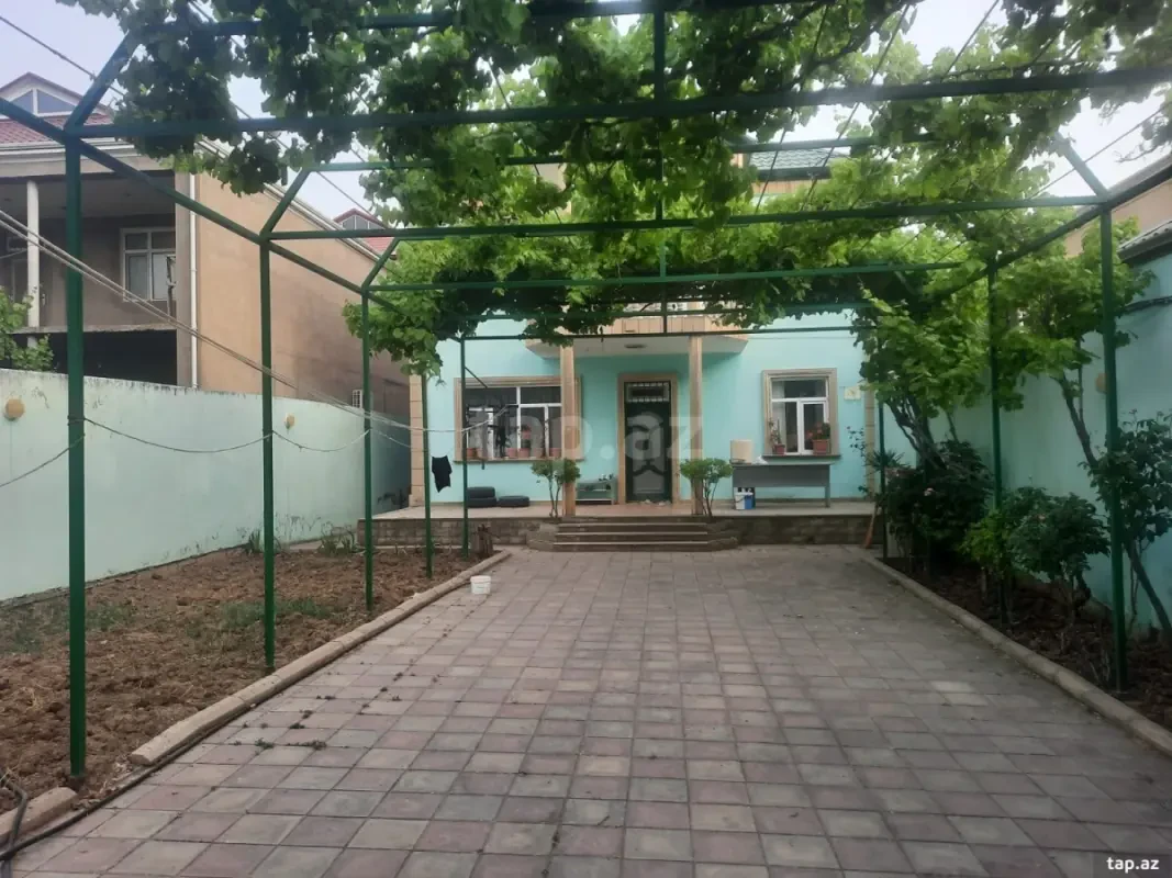 Satılır 5 otaqlı həyət evi 100 m²