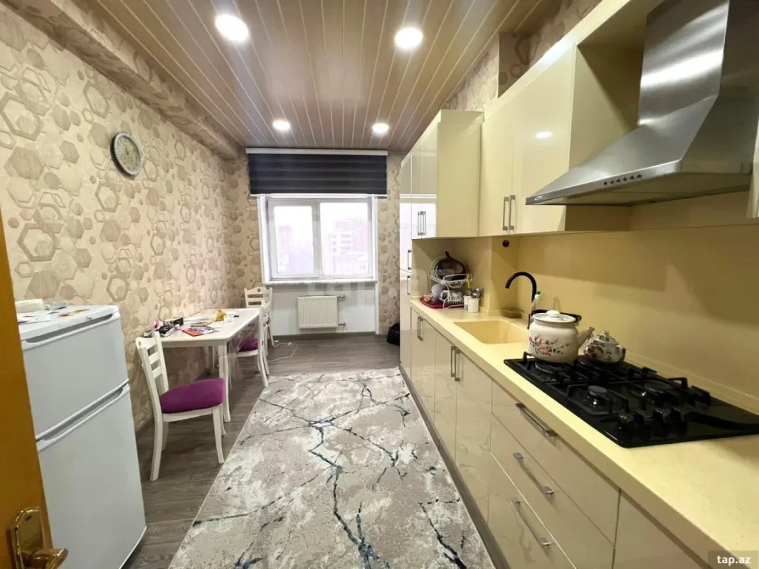 Kirayə verilir 2 otaqlı yeni tikili 93 m²