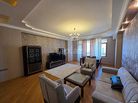 Kirayə verilir 3 otaqlı yeni tikili 165 m² — Bakı 3 otaq 165.00 m²