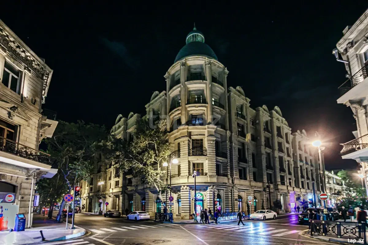 Satılır 3 otaqlı mənzil 125 m²