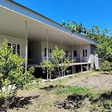 Satılır 5 otaqlı həyət evi 120 m² — Şəki 5 otaq 120.00 m²