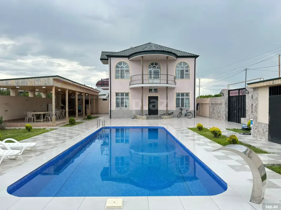 Kirayə verilir 7 otaqlı həyət evi 220 m²