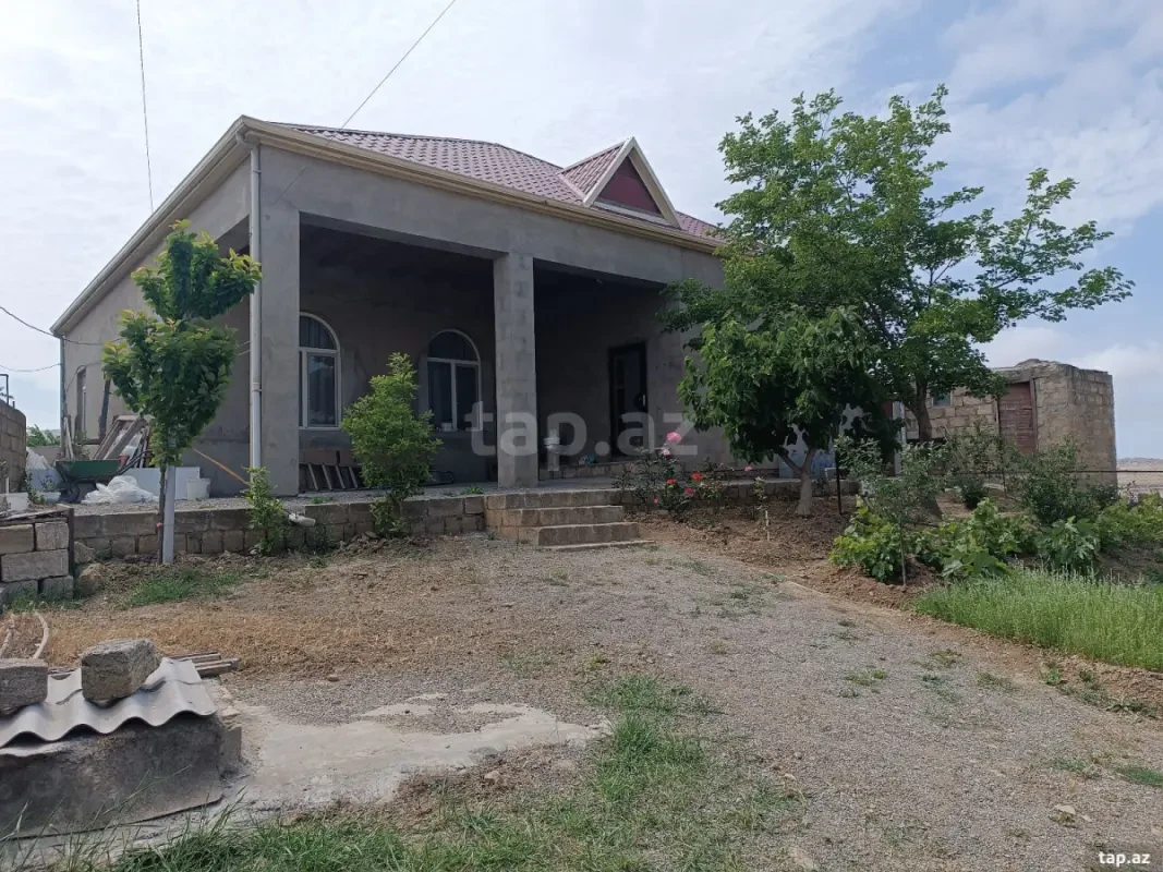 Satılır 4 otaqlı həyət evi 132 m²