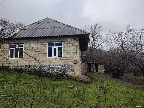 Satılır 3 otaqlı həyət evi 70 m² — Şəki 3 otaq 70.00 m²
