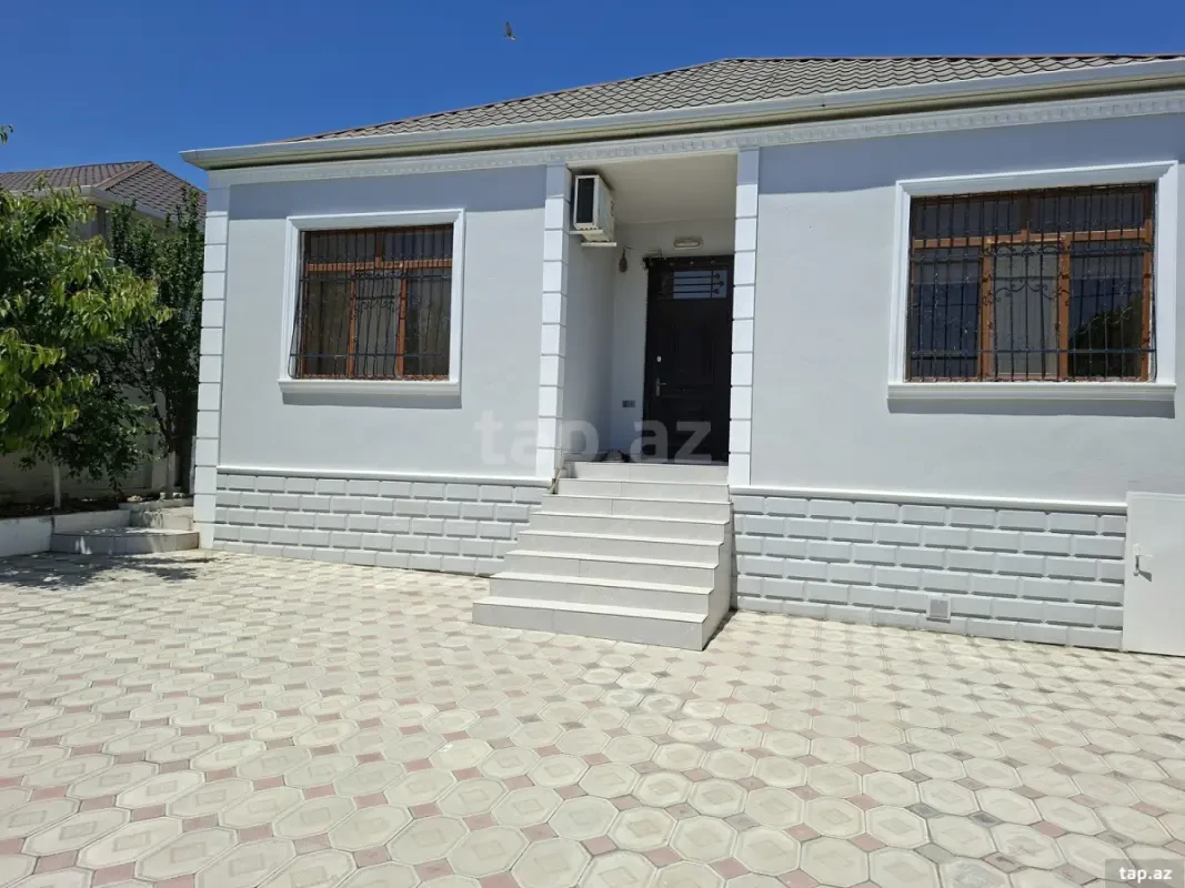 Satılır 4 otaqlı həyət evi 127 m²