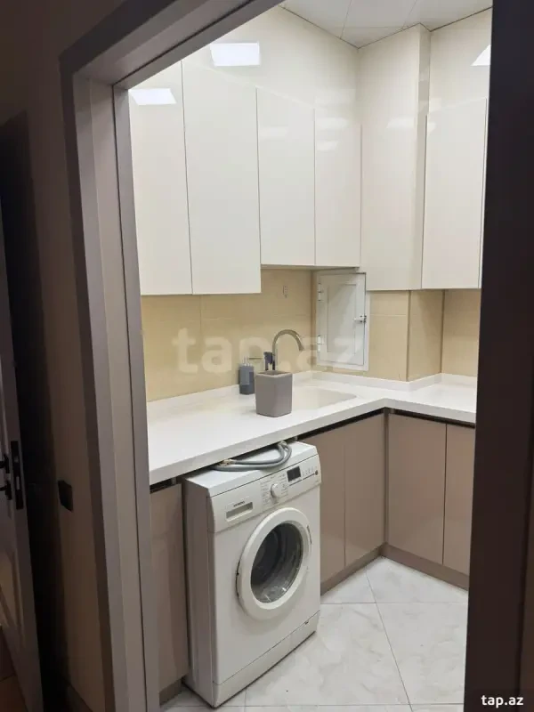 Kirayə verilir 3 otaqlı yeni tikili 100 m²