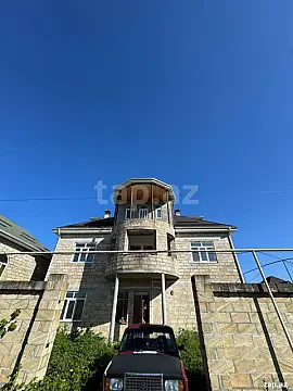 Satılır 8 otaqlı həyət evi 400 m² — Qusar 8 otaq 400.00 m²
