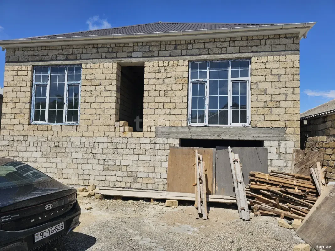 Satılır 4 otaqlı həyət evi 150 m²