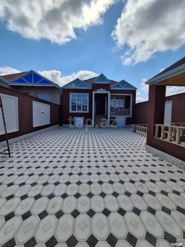 Satılır 5 otaqlı həyət evi 140 m²