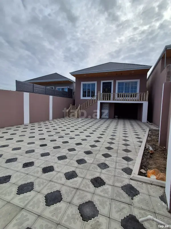 Satılır 4 otaqlı həyət evi 100 m²