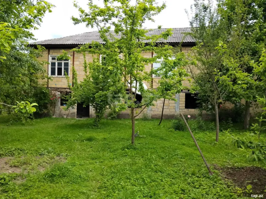 Satılır 7 otaqlı həyət evi 249 m²