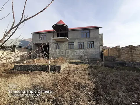 Satılır 4 otaqlı həyət evi 150 m² — Şəki 4 otaq 150.00 m²