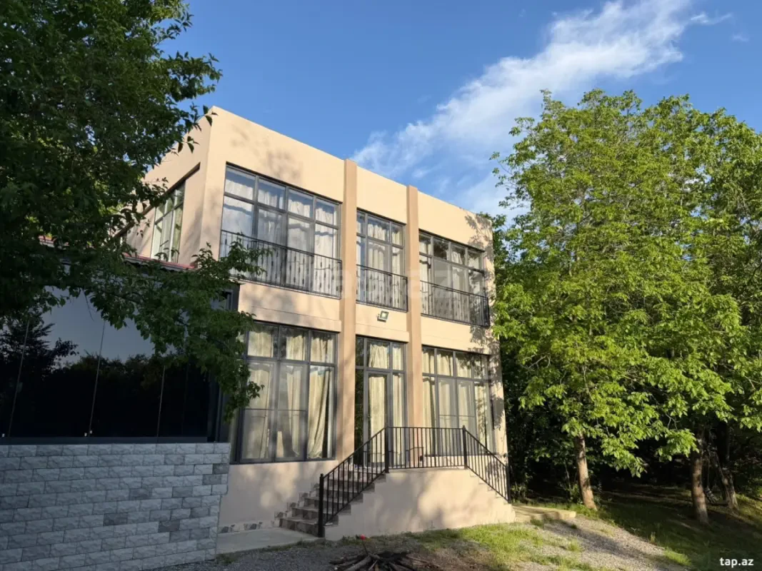 Kirayə verilir 4 otaqlı həyət evi 220 m²