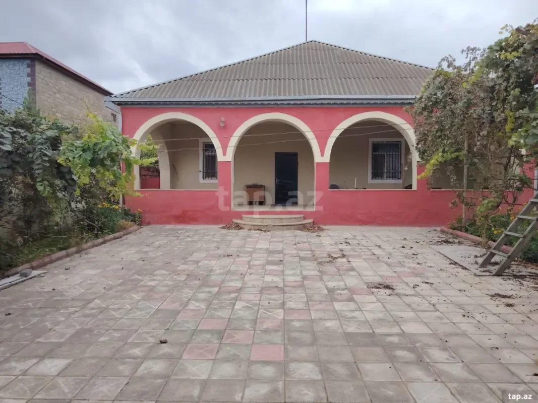 Satılır 4 otaqlı həyət evi 144 m²
