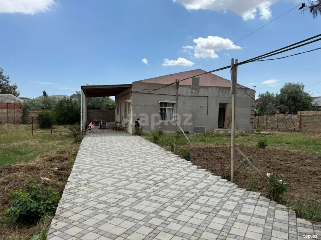 Satılır 5 otaqlı həyət evi 200 m²