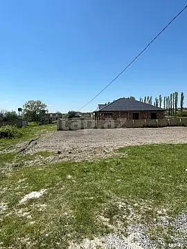 Satılır torpaq sahəsi — Şəki