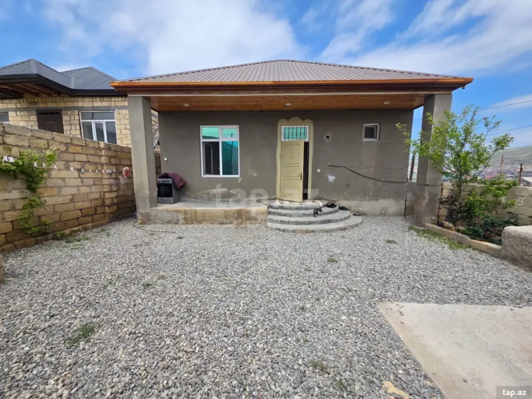 Satılır 4 otaqlı həyət evi 200 m²
