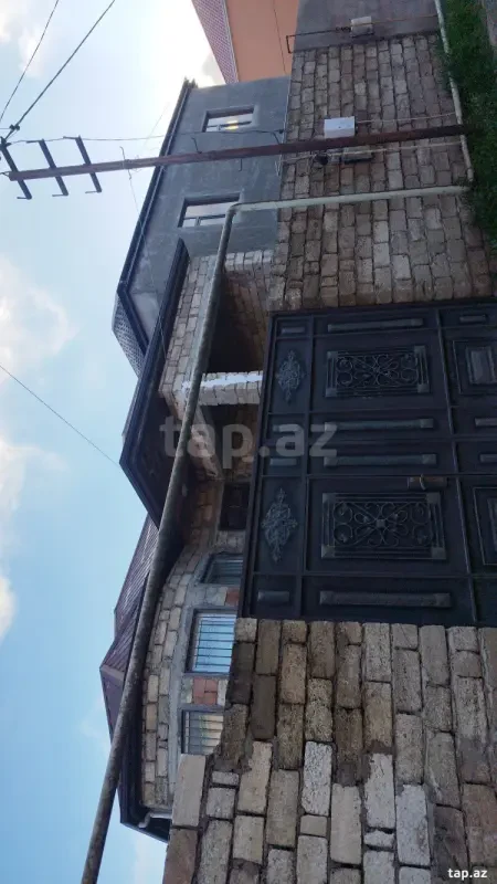 Satılır 5 otaqlı həyət evi 130 m²