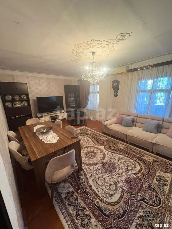 Satılır 4 otaqlı mənzil 100 m²