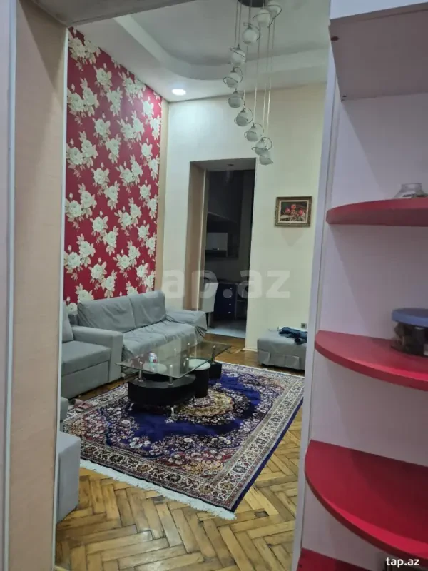 Kirayə verilir 2 otaqlı mənzil 70 m²